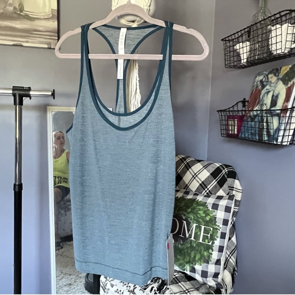 NWT Lululemon 10 Run the Day Open Back Tank Top 
NEW NWT RARE!
